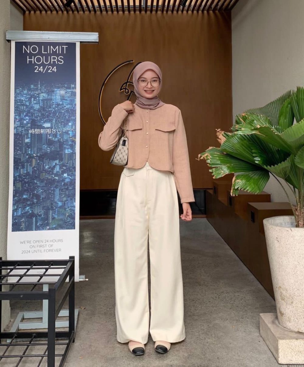 9 Ide OOTD Office Look Hijab Minimalis ala Lutvy Putri, Kerja Nyaman dan Modis!