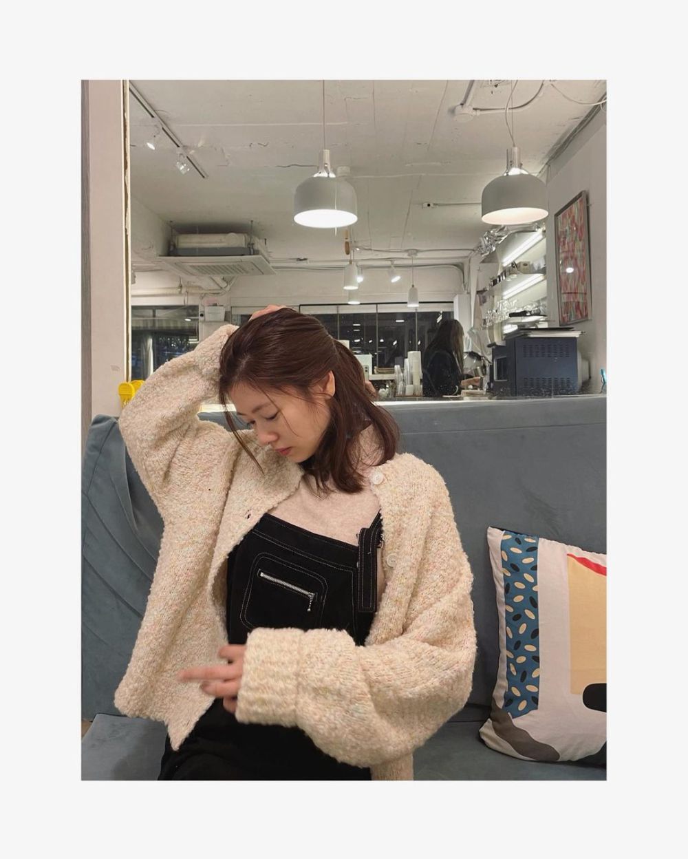 7 Inspirasi Layering Outfit ala Jung So-min, Playful buat Hangout