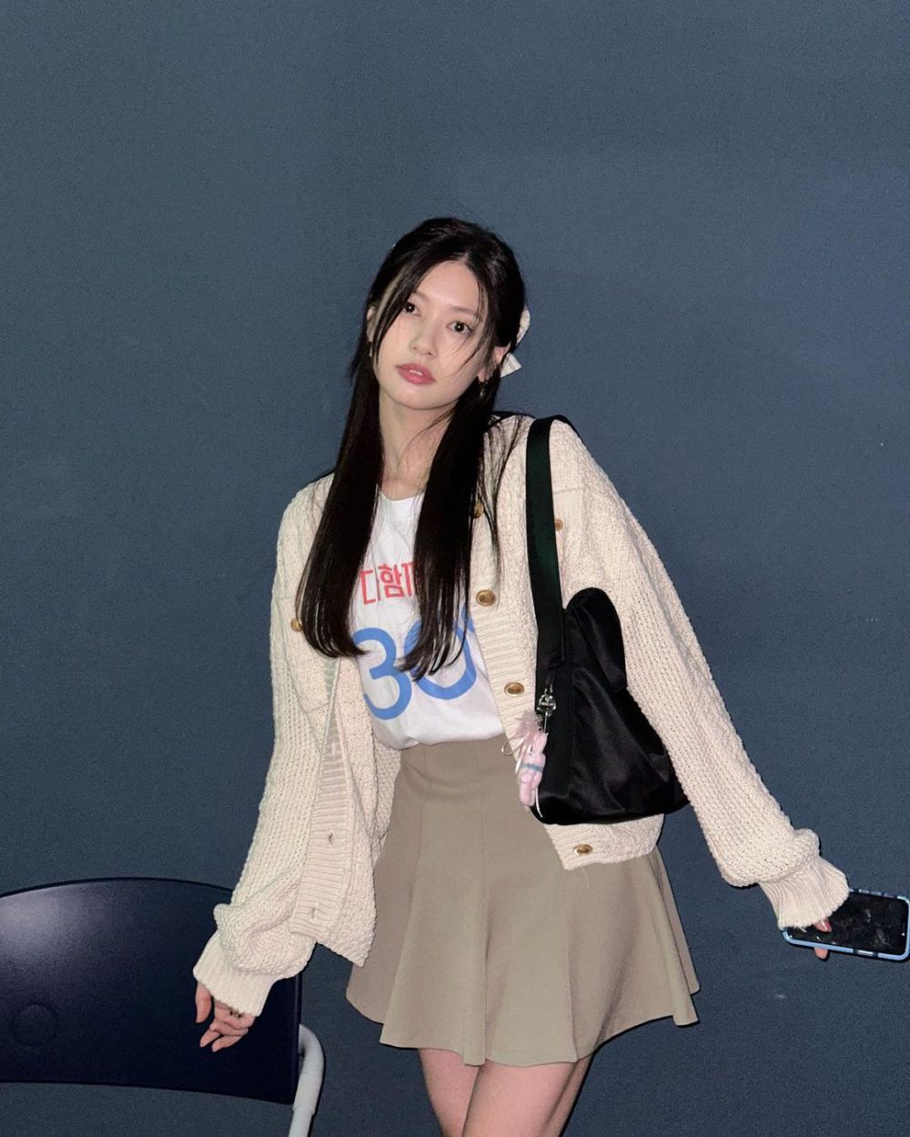 7 Inspirasi Layering Outfit ala Jung So-min, Playful buat Hangout