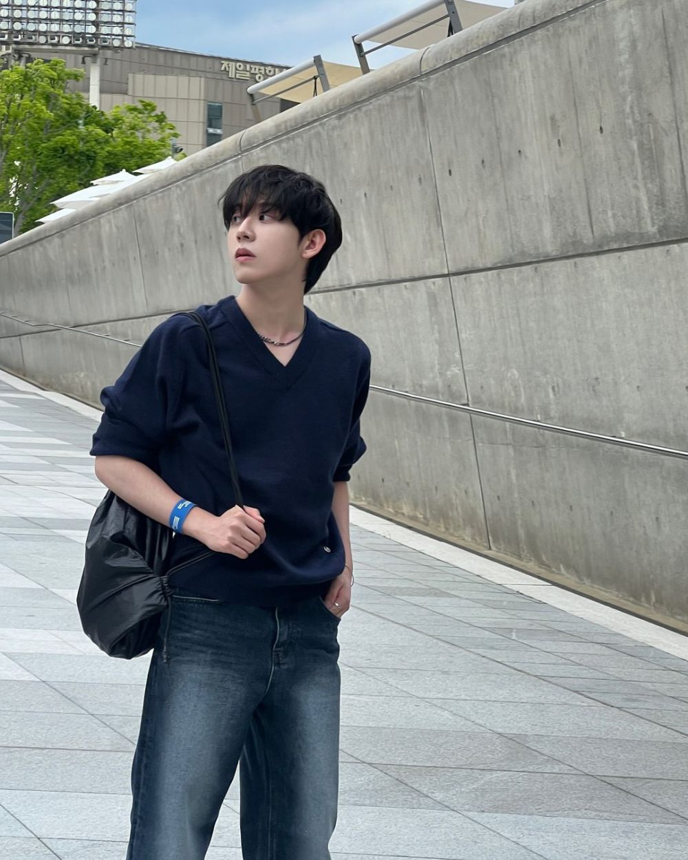 9 Inspirasi Outfit Ngampus ala Heo Seong Beom, Matching dan Comfy!