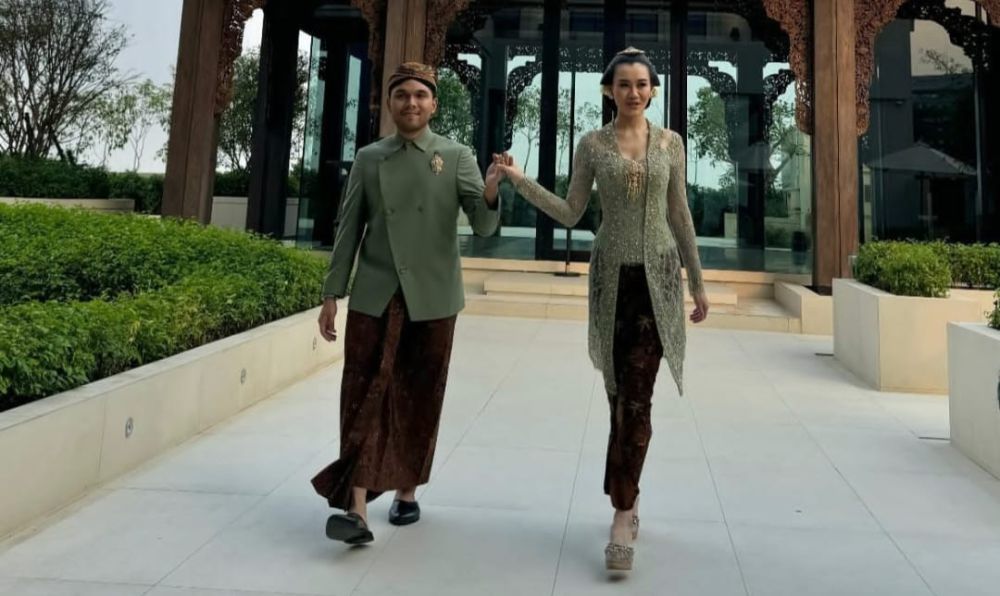 7 Gaya Aaliyah Massaid di Prosesi Dulangan, Pakai Kebaya Sage