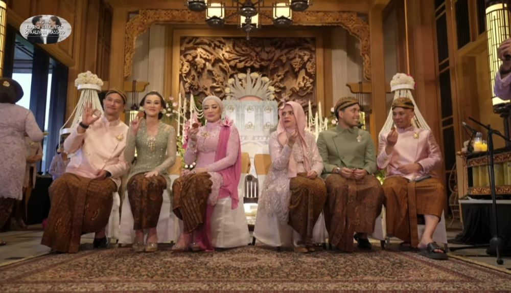 7 Gaya Aaliyah Massaid di Prosesi Dulangan, Pakai Kebaya Sage