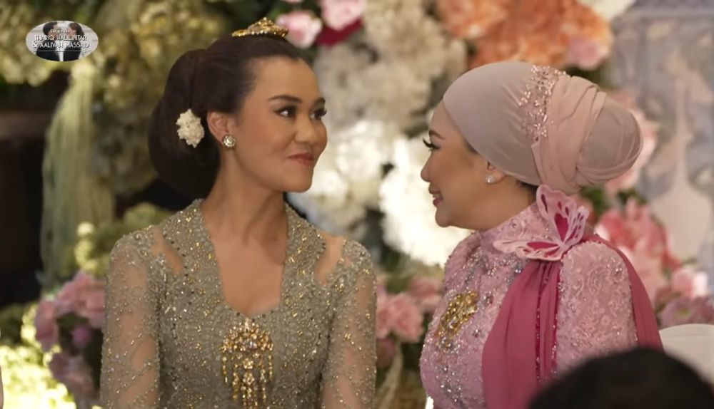 7 Gaya Aaliyah Massaid di Prosesi Dulangan, Pakai Kebaya Sage