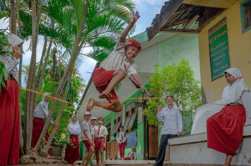 6 Permainan Tradisional Jarang Dimainkan Anak-Anak, Rangku Alu? 