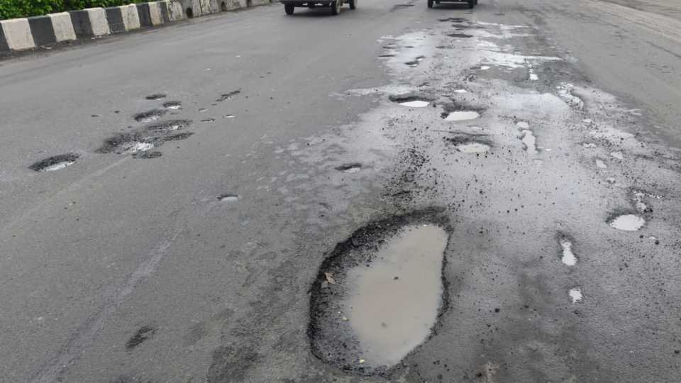 5 Penyebab Muncul Retakan Pada Ban Mobil 