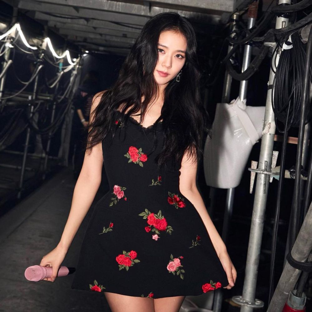 10 Inspirasi Dress Hitam ala Jisoo BLACKPINK, Old Money Vibes!