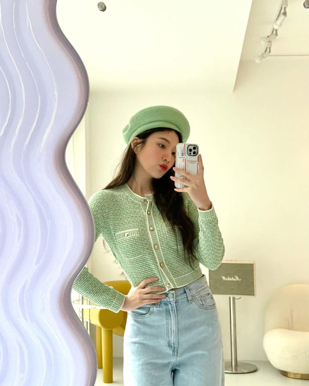 12 Referensi Outfit Soft Girl ala Joy Red Velvet, Looks Pretty!