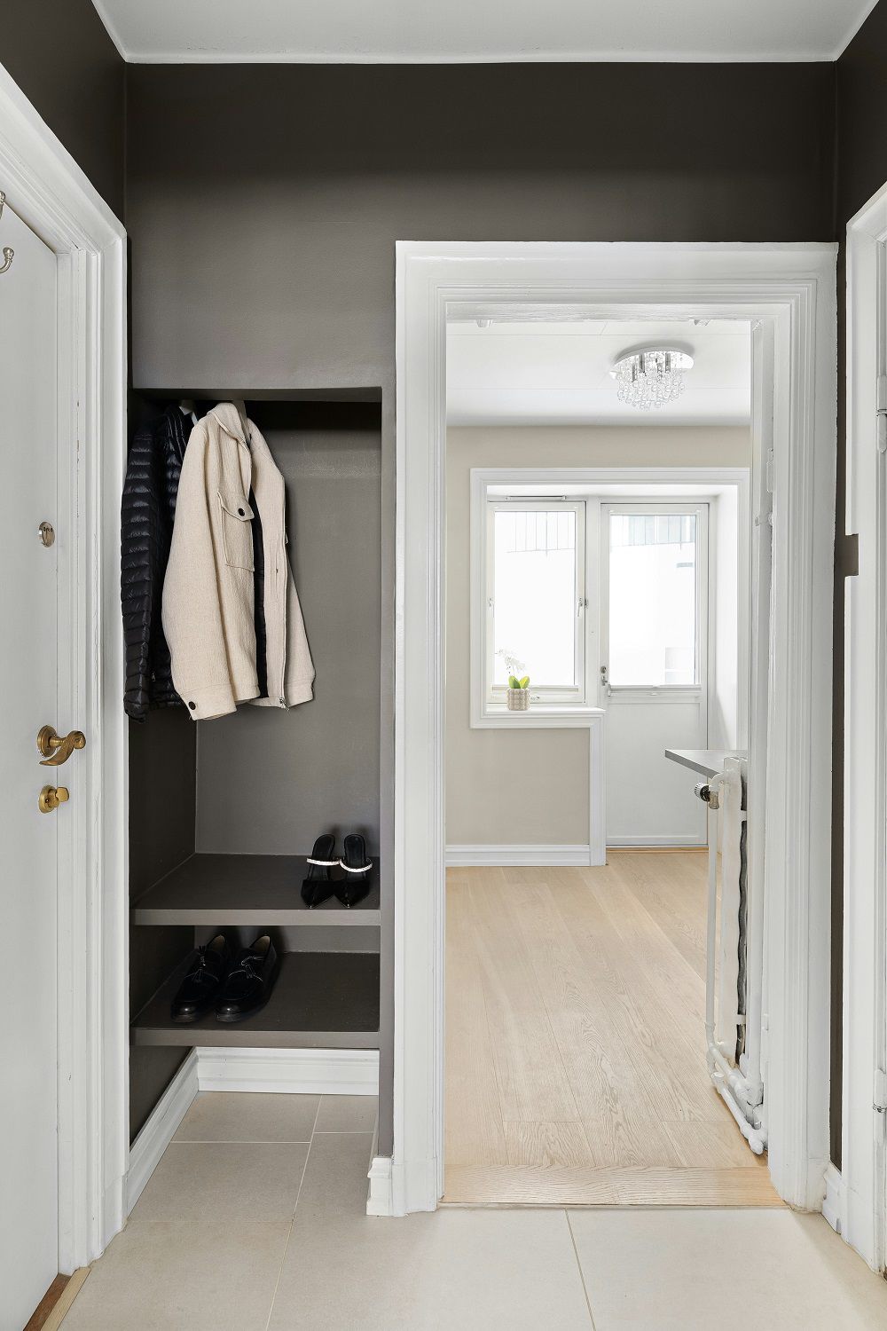 9 Inspirasi Desain Mudroom yang Bikin Rumah Rapi dan Tamu Nyaman