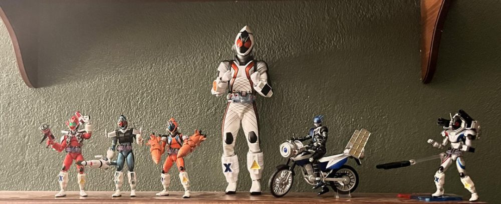 8 Koleksi Karakter Kamen Rider per Seri, Mulai dari Ryuki Hingga Kiva!