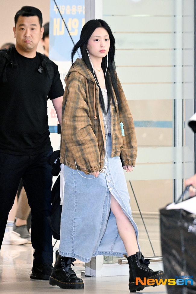 7 Gaya Airport Outfit ala Ahyeon BABYMONSTER, Stylish Kekinian!