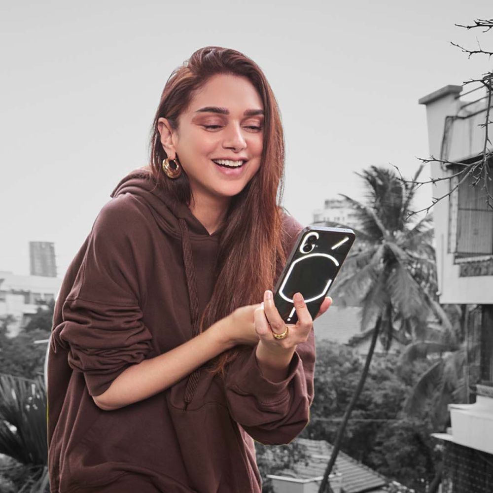 9 Inspirasi Oversized Outfit ala Aditi Rao Hydari, Stunning!