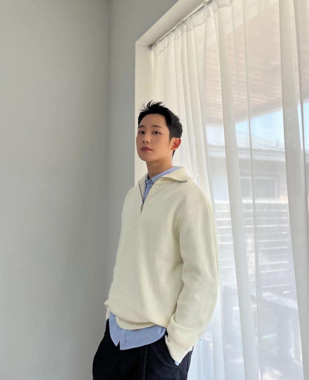 10 Ide Outfit Formal Business Look ala Jung Hae In, Berkarisma!