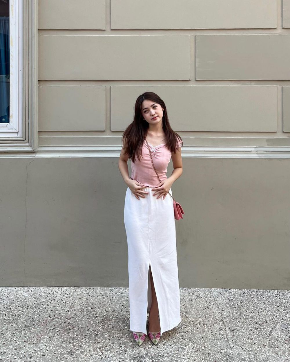 10 Ide Outfit Nuansa Pink Pastel ala Odelyn Mackenzie, So Cute!