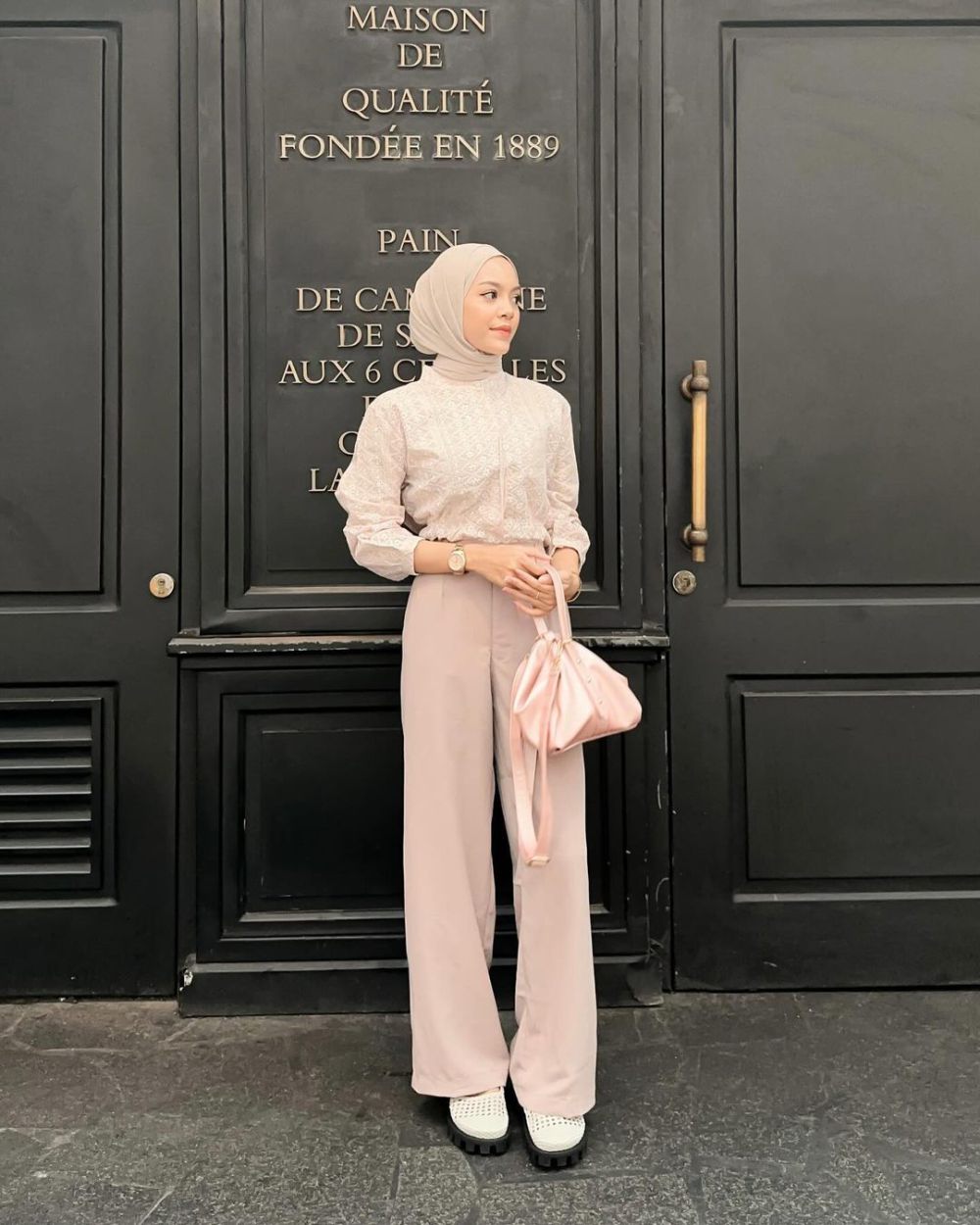 12 Style Hangout ke Kafe High End ala Febiola Nabila, All Out!