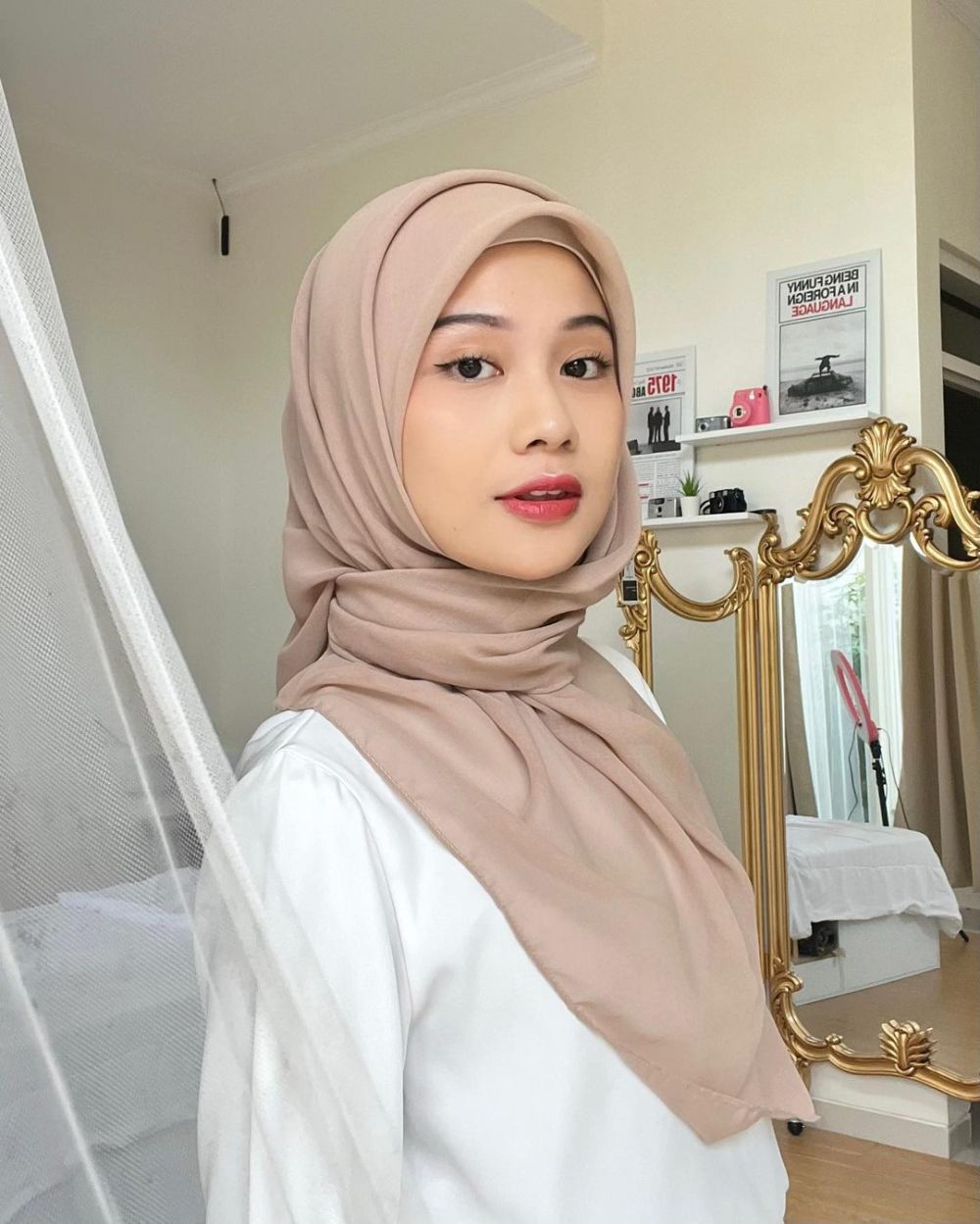 8 Inspirasi Daily Makeup untuk Ngampus ala Selebgram Amelia Andani!