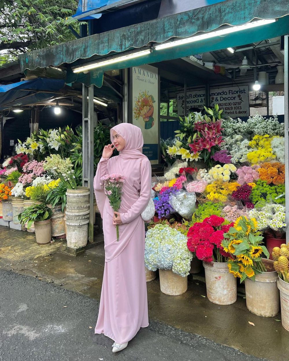 10 Ide Styling Outfit Nuansa Pink ala Hilda Maulida, Tampil Girly!