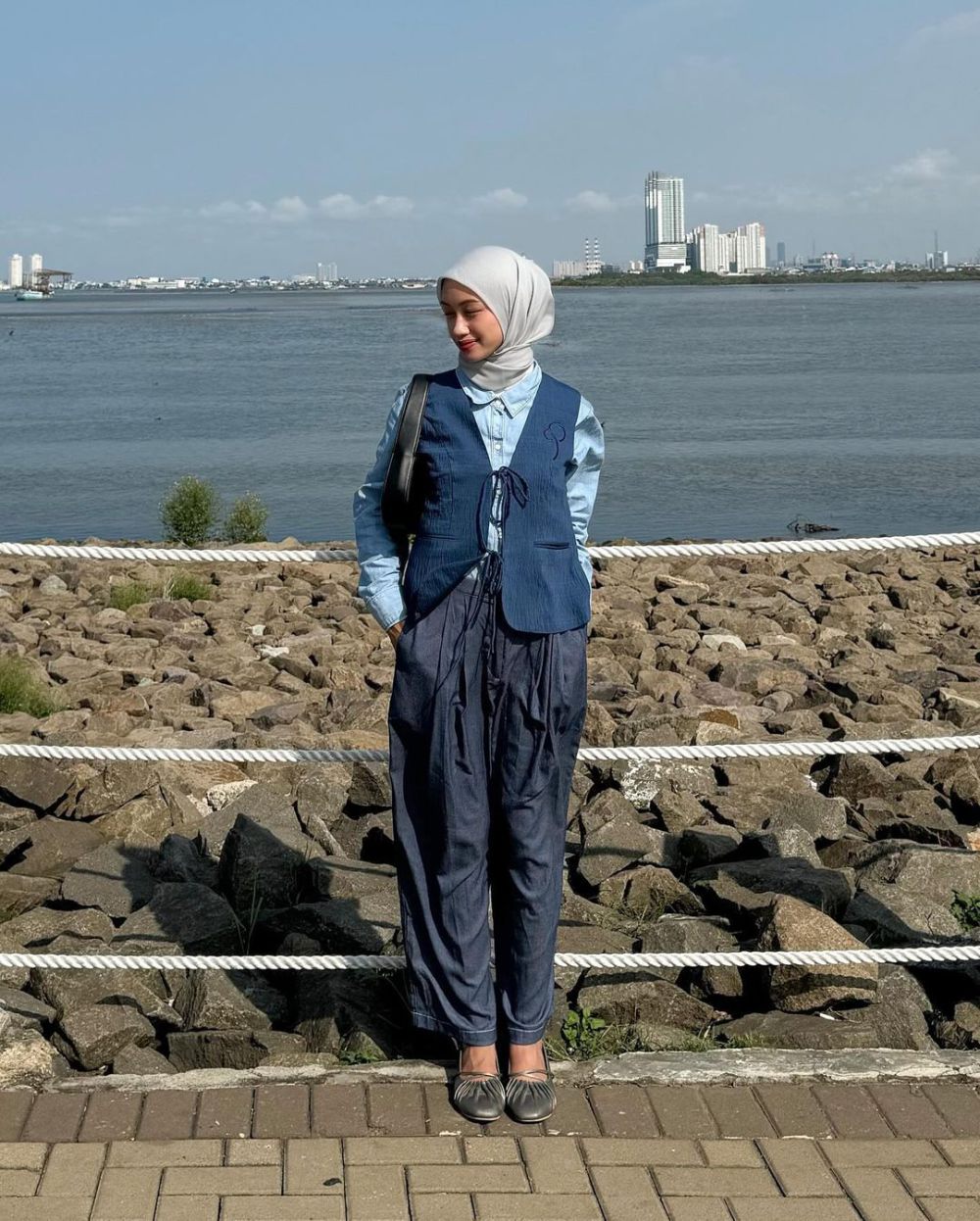 9 Styling Outfit  Basic Hijab ala Kana Zahra, Daily Style Andalan! 