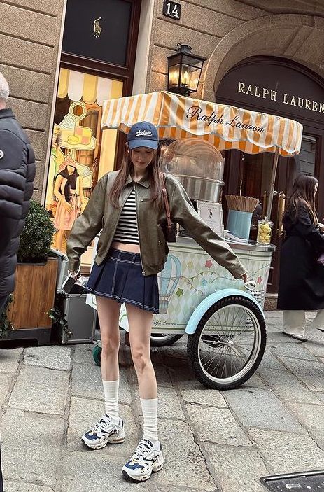 7 OOTD Liburan Pakai Topi ala Seohyun SNSD, Modis Banget 