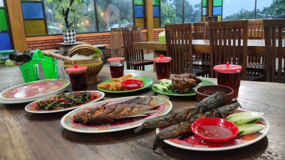 7 Restoran Keluarga Terenak di Mojokerto, Cocok Buat Family Time