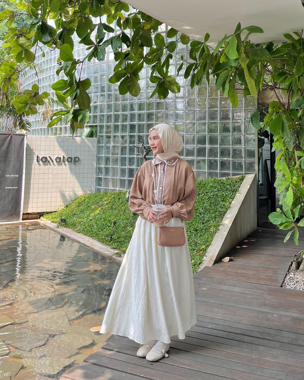 9 Mix and Match Outfit Earth Tone ala Hilda Maulida, Cewek Bumi Abis!