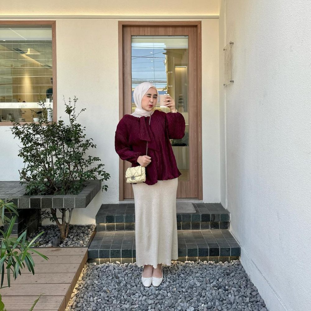 10 Ide OOTD Girls Day Out ala Meilan Indrajati, Ada Beragam Look!