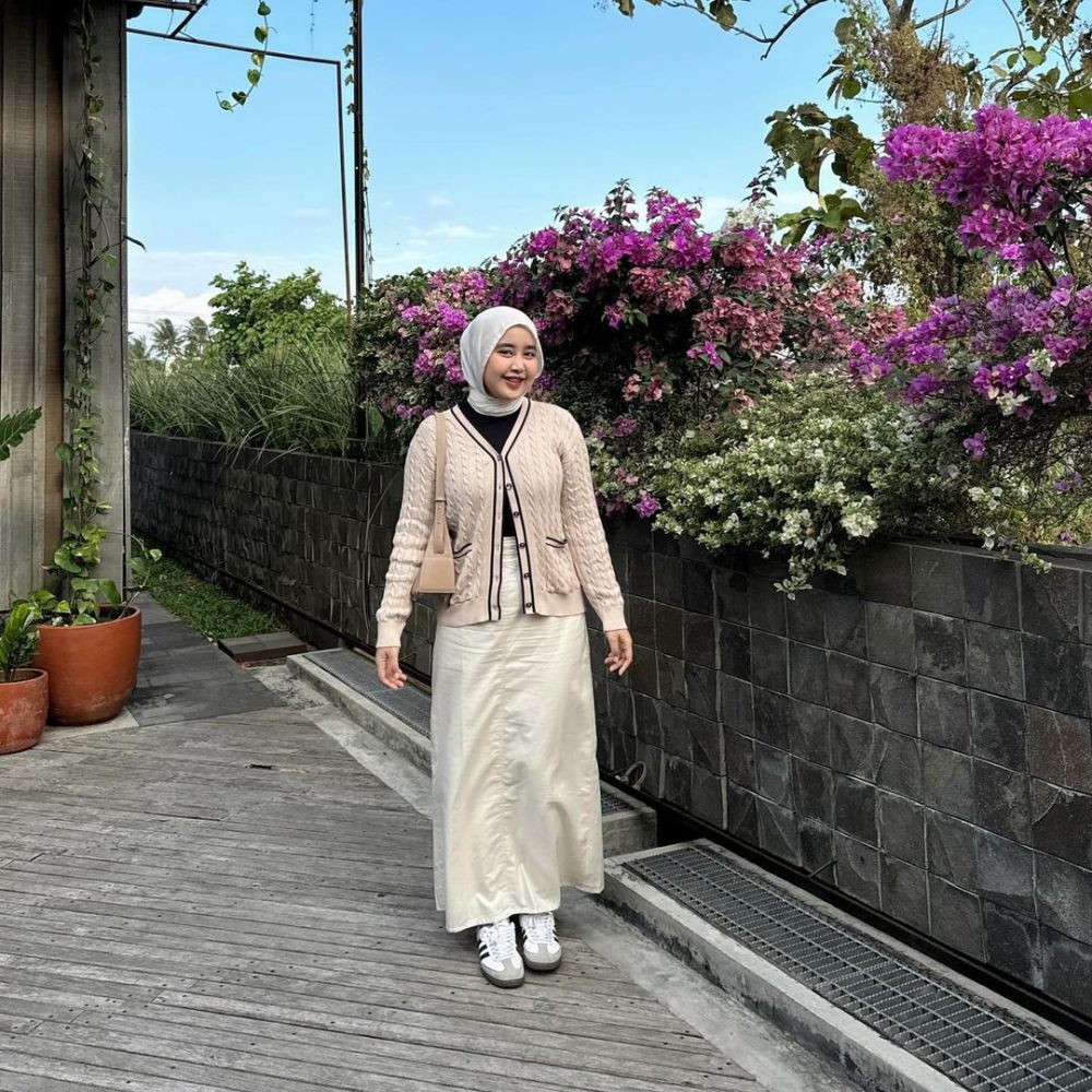 10 Ide OOTD Girls Day Out ala Meilan Indrajati, Ada Beragam Look!