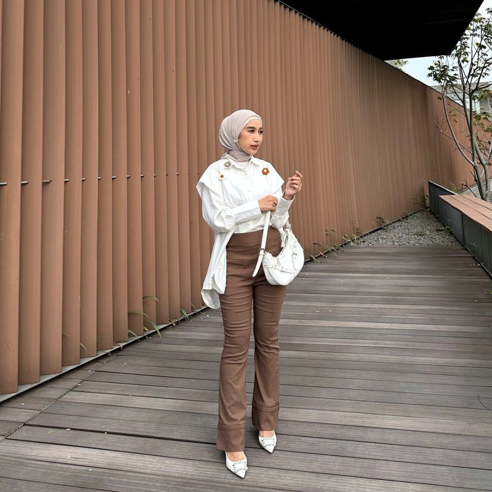 10 Ide OOTD Nuansa Earth Tone ala Selebgram Fachrisa, Chic Trendy!