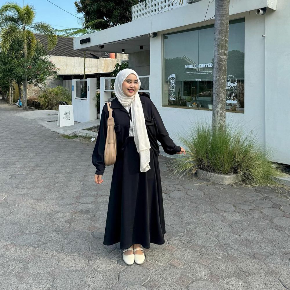 10 Ide OOTD Girls Day Out ala Meilan Indrajati, Ada Beragam Look!