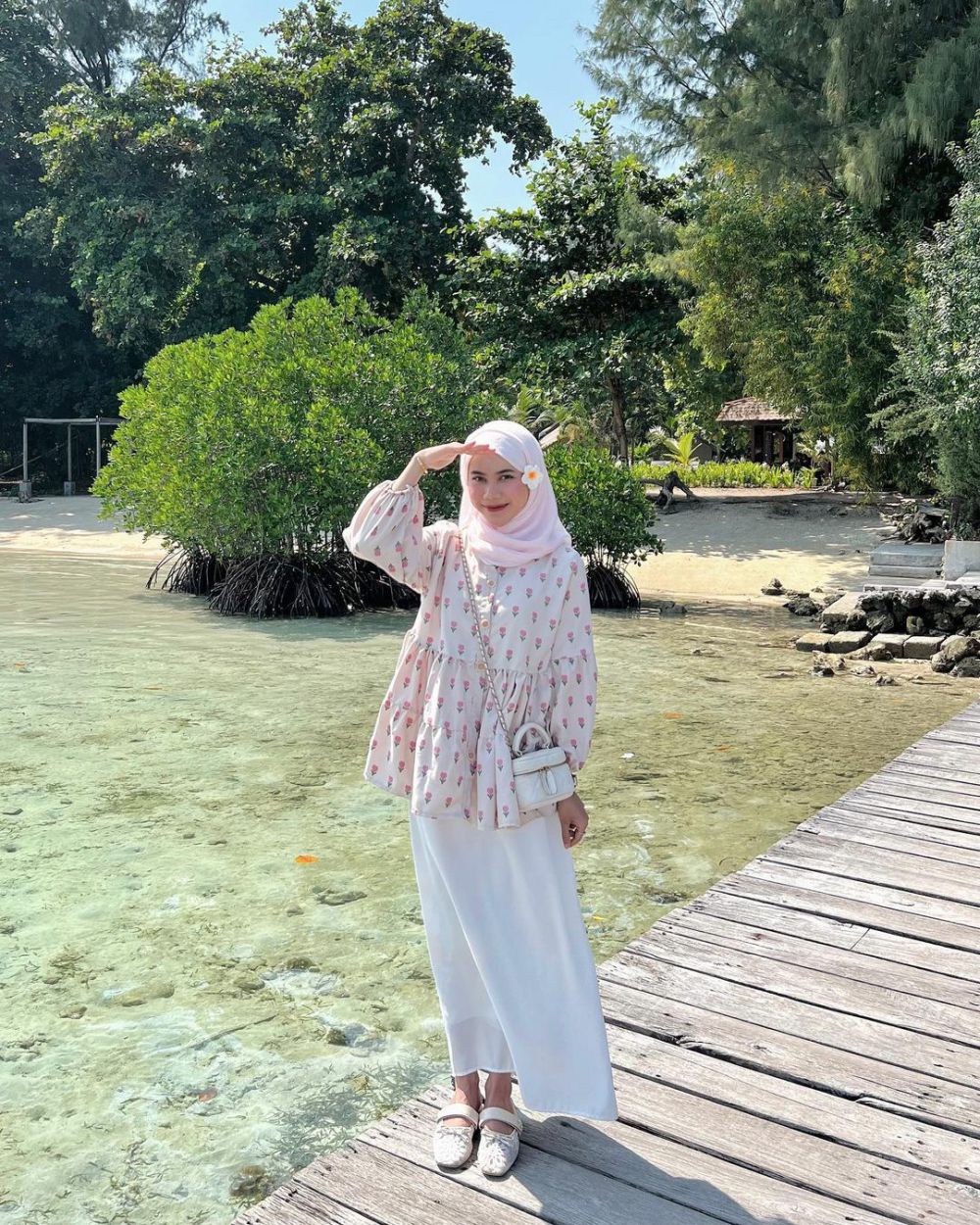 10 Ide Styling Outfit Nuansa Pink ala Hilda Maulida, Tampil Girly!