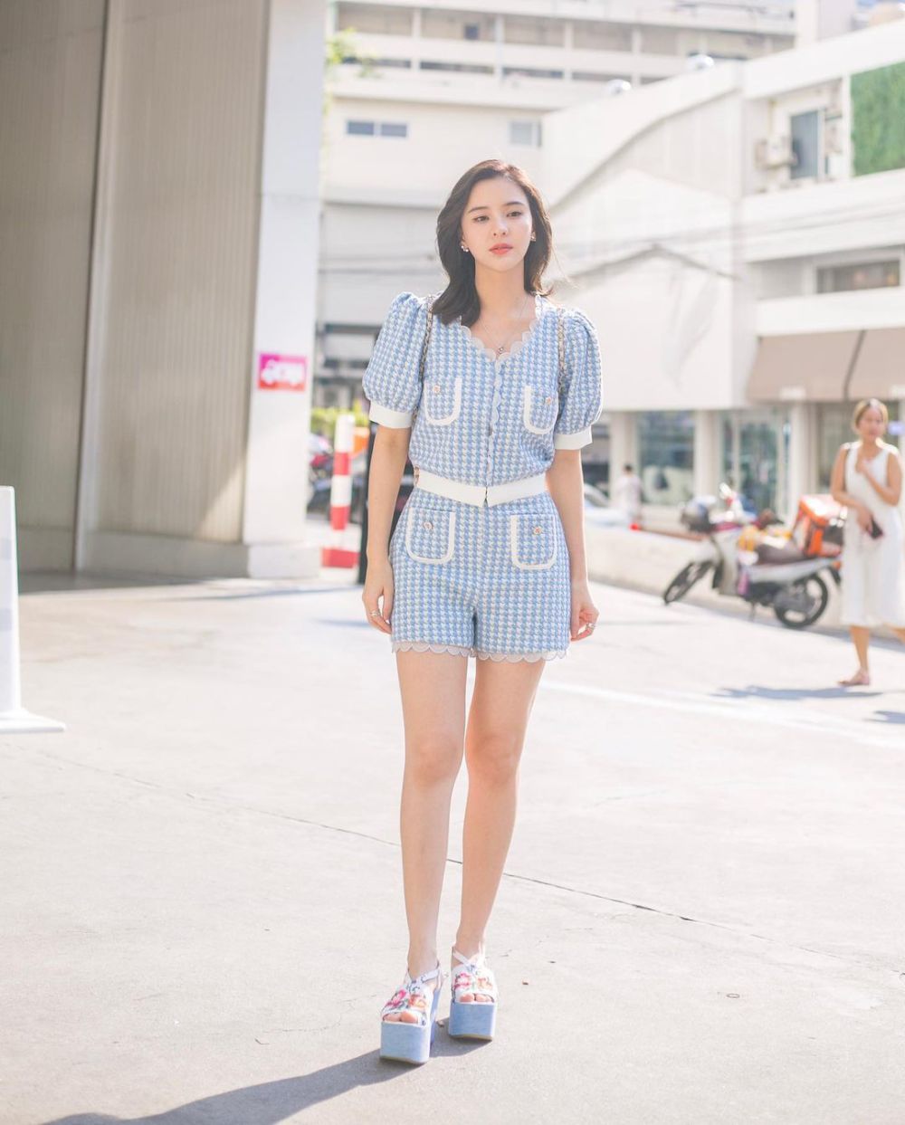 8 Outfit Simpel Aom Sushar, Modis Pakai Ragam One Set