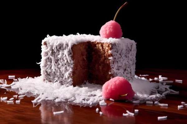 Resep Lamington Cake, Kue Berlapis Cokelat yang Menggiurkan