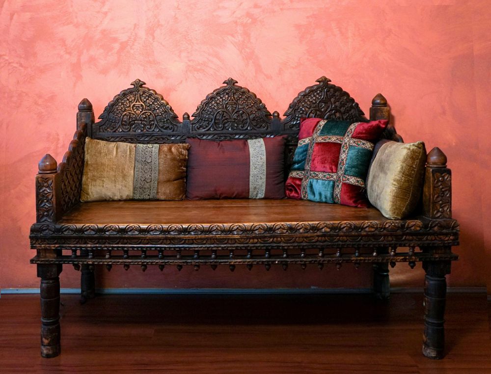 9 Inspirasi Desain Sofa Unik Bikin Rumah Tampil Nyentrik!