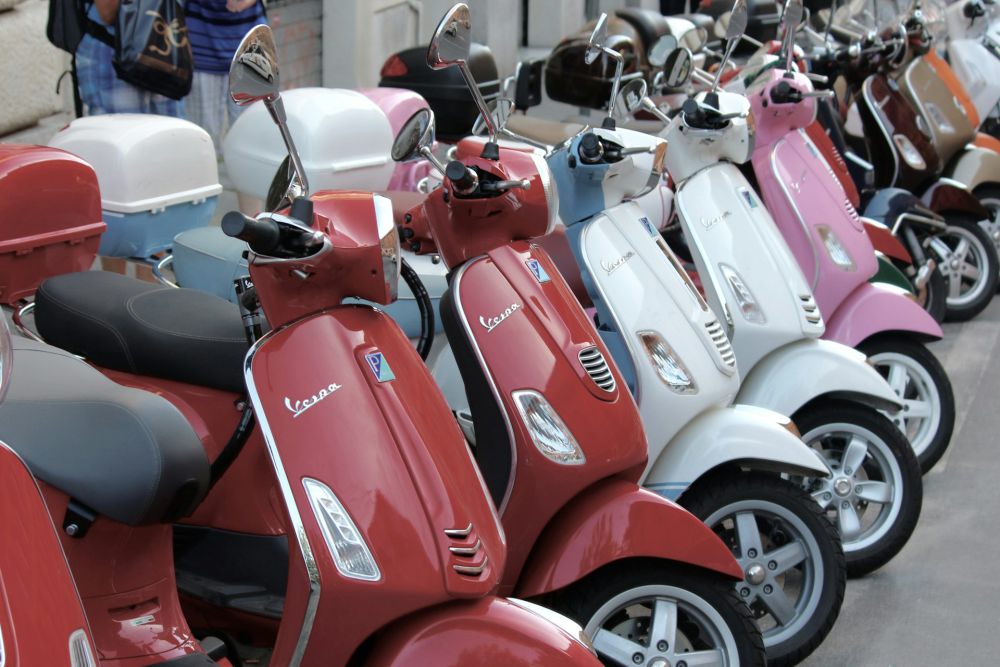 7 Tempat Sewa Motor di Sekitar Stasiun Surabaya Gubeng