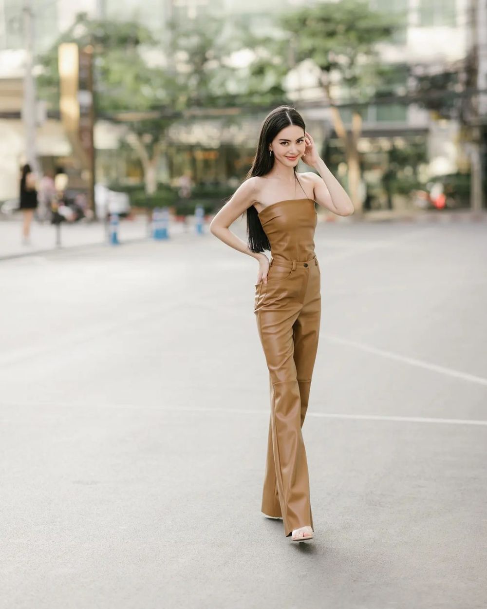 8 Referensi Outfit Davika Hoorne, Gaya Classy-nya Effortless