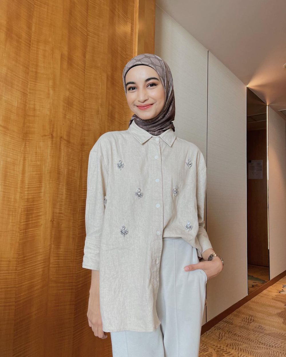 8 Inspirasi Outfit Ngedate ala Cut Intan Nabila, Anggun dan Modis