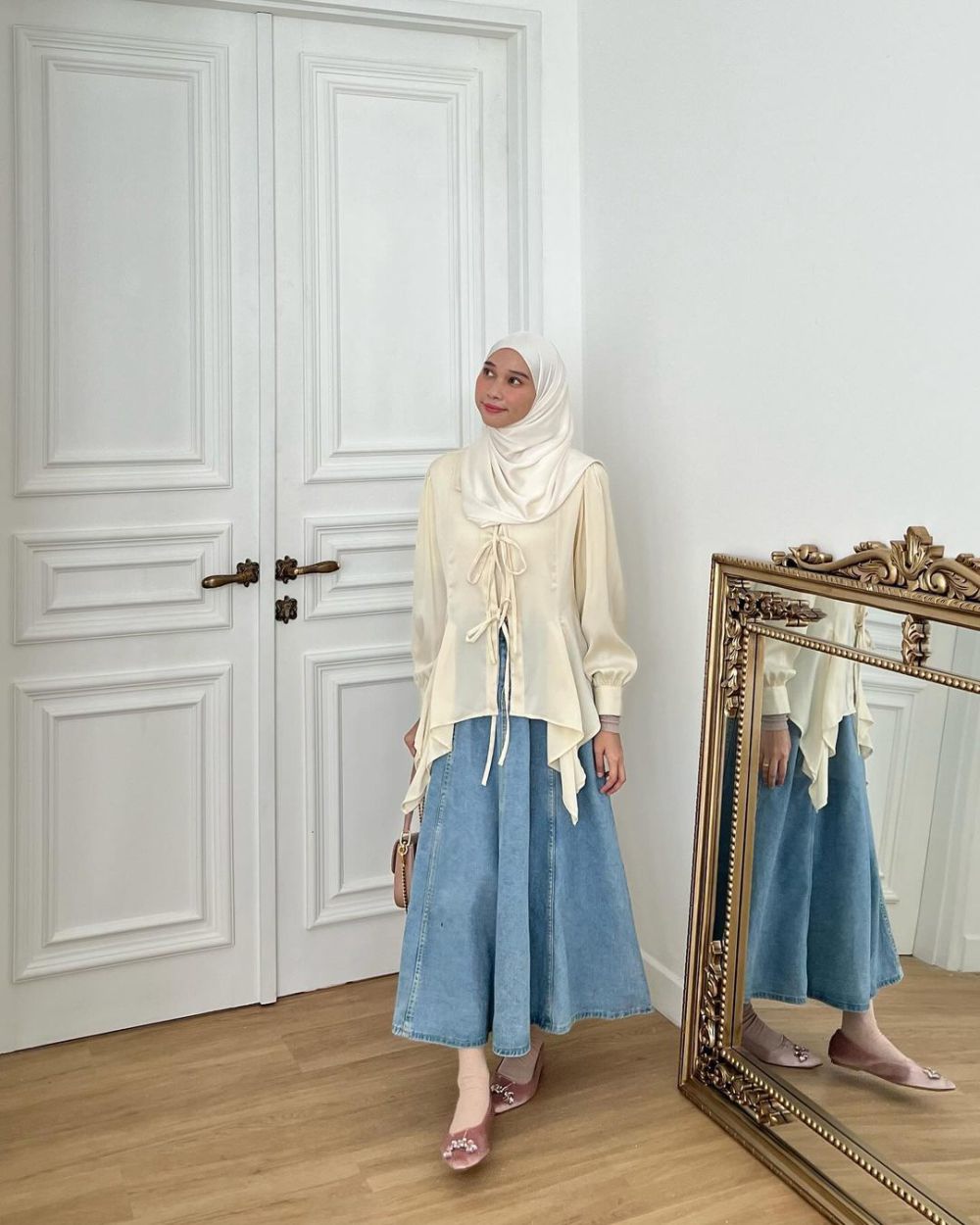 8 Ide Outfit Coquette untuk Piknik ala Astri Ratnasari, Princess Style