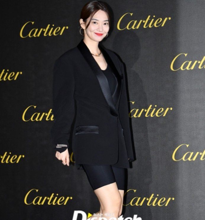 8 Ide Styling Outfit All Black ala Shin Min Ah, Modis dan Elegan!