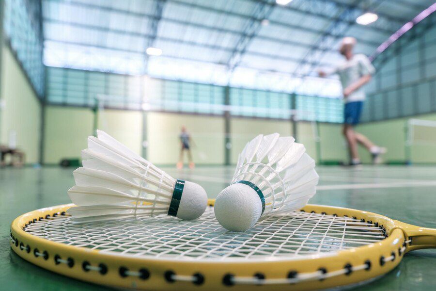 6 Rekomendasi Lapangan Badminton di Gresik, Luas dan Nyaman!