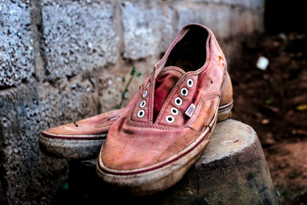 Sepatumu Kotor? Inilah 7 Tempat Cuci Sepatu Terbaik di Mojokerto