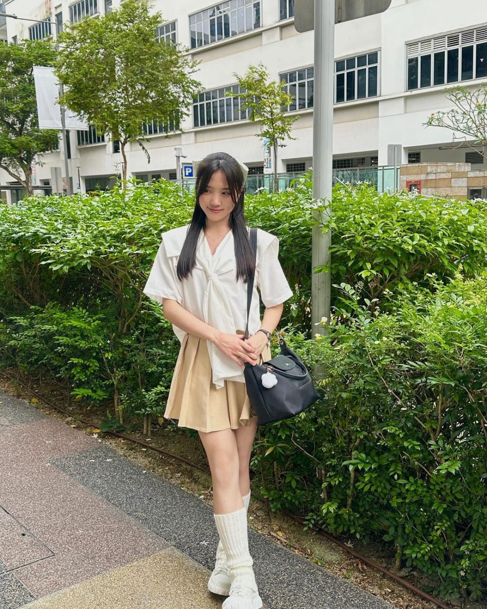 8 Inspirasi Outfit Gracie JKT48, OOTD Remaja yang Effortless