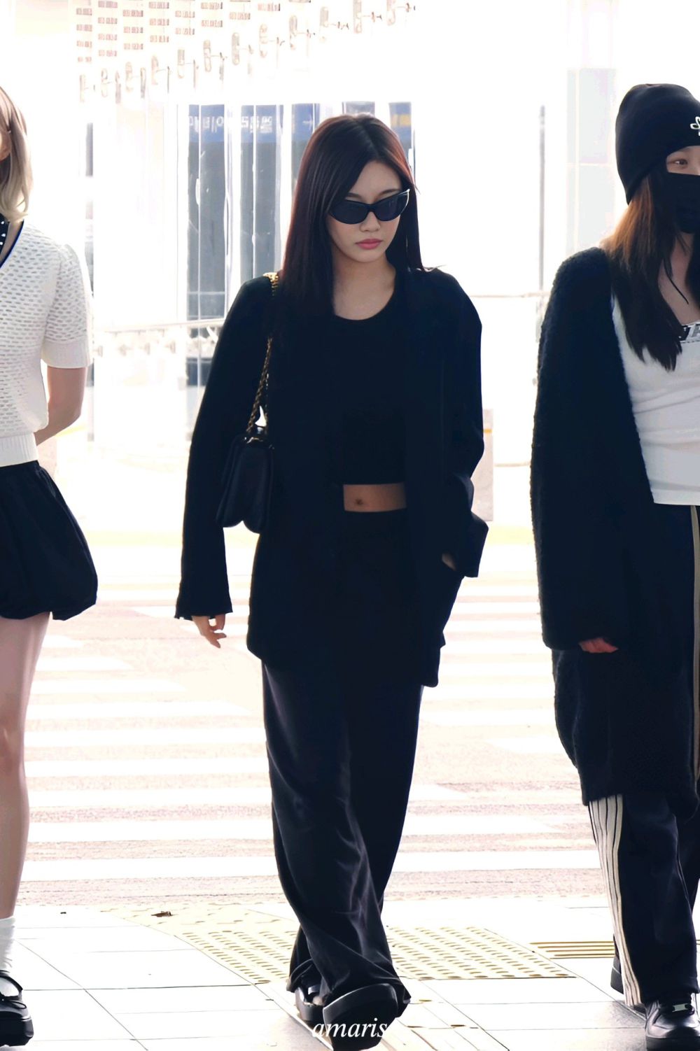 12 Airport Outfit ala NingNing aespa, Comfy Gaya Kasual!