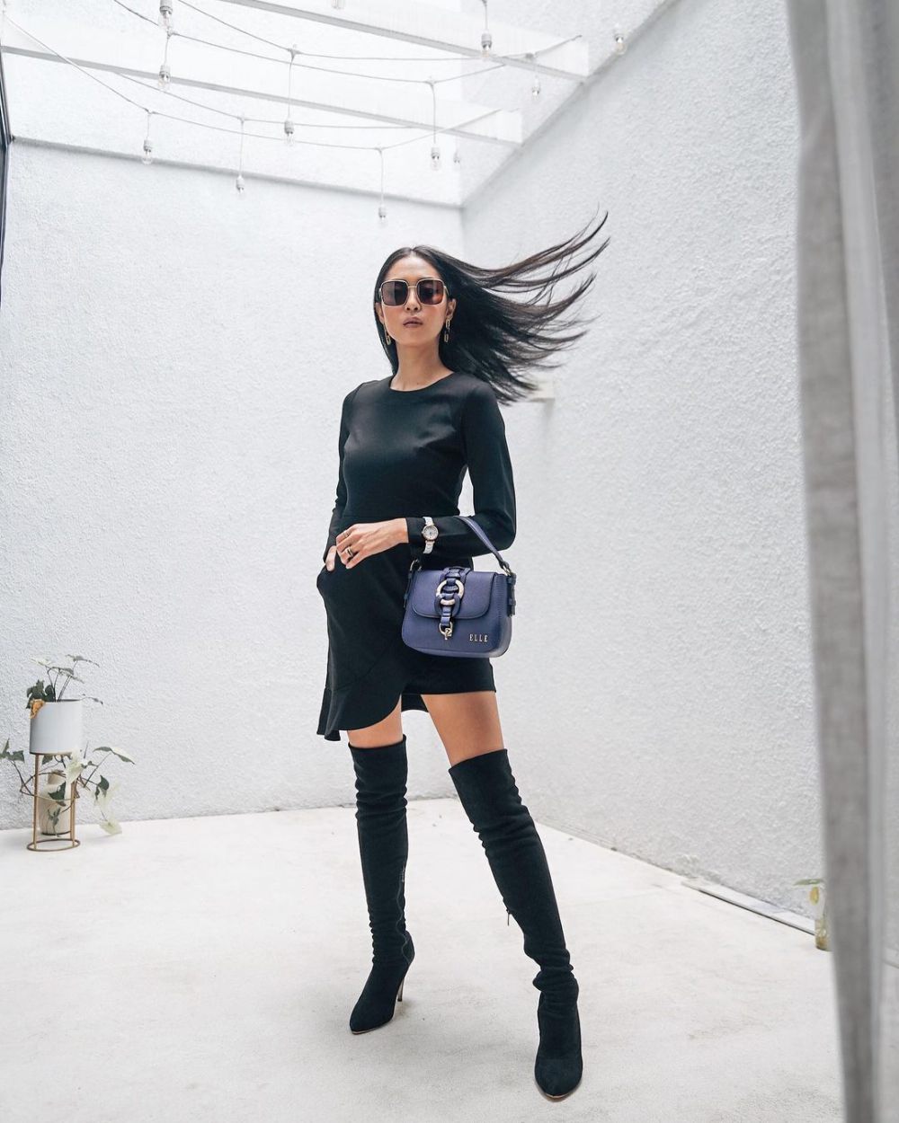 9 Inspirasi Black Outfit ala Maria Rahajeng, Stunning Abis!