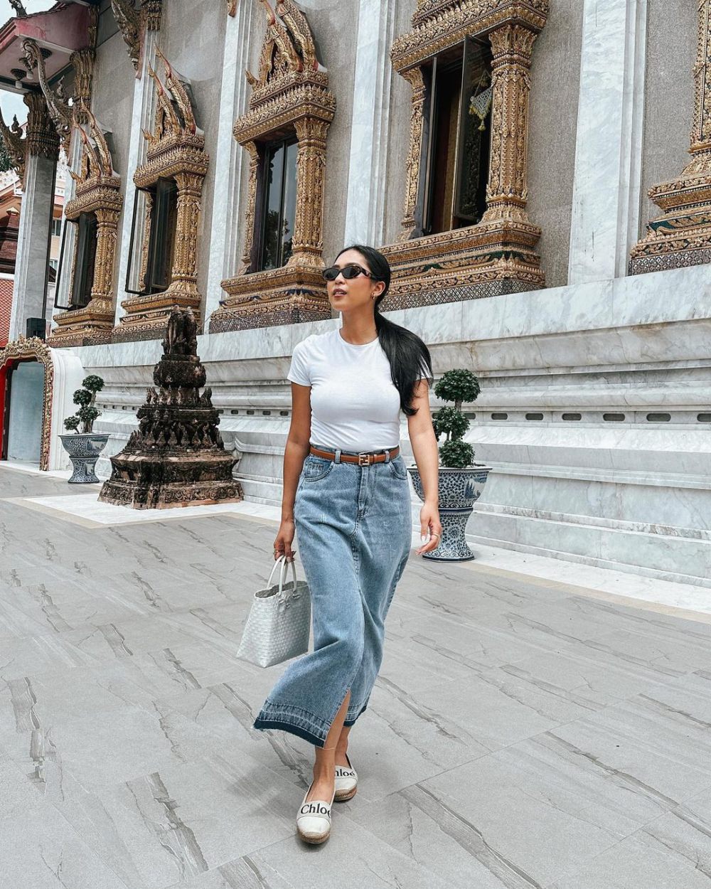 10 Gaya OOTD Hangout ala Maria Rahajeng, Selalu On Point!