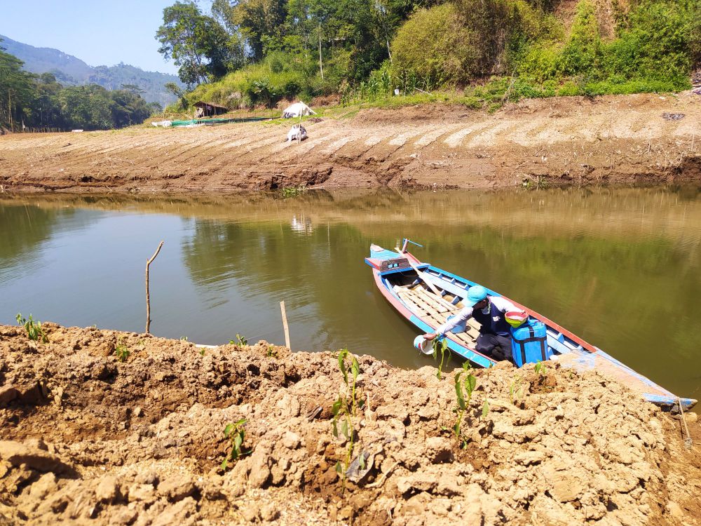 Berkah Kemarau, Ijip Ketiban Rezeki di Tengah Surutnya Sungai Cibitung