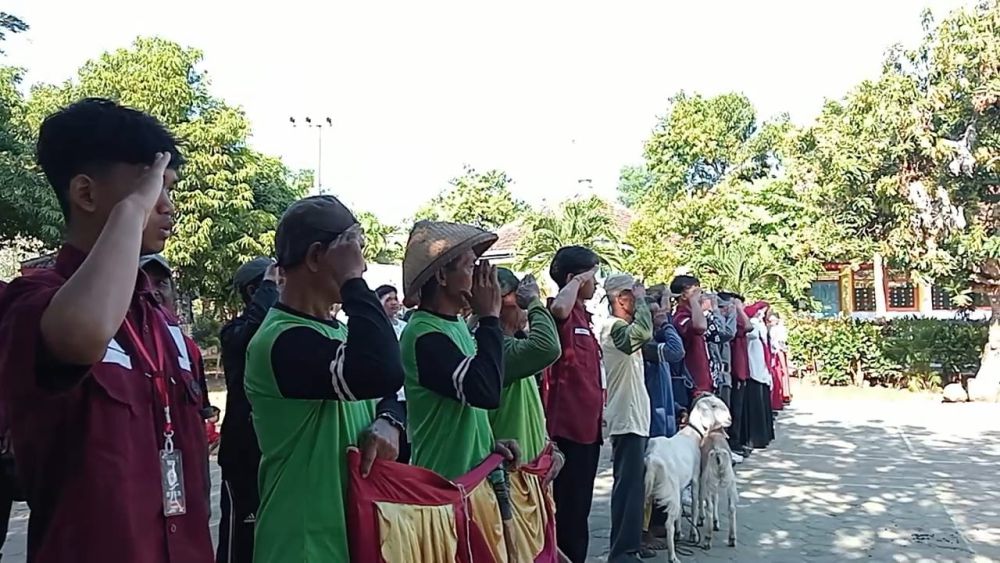 Kambing dan Cangkul Meriahkan Upacara HUT RI di Magetan