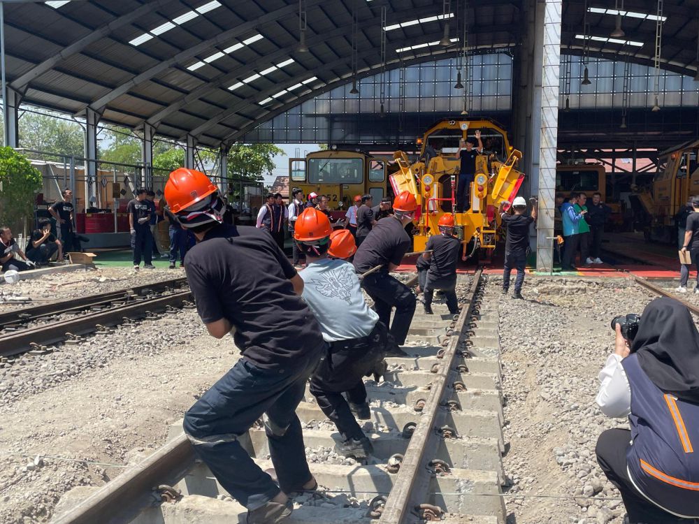 Stasiun di Cirebon Gunakan Sumber Energi Terbarukan