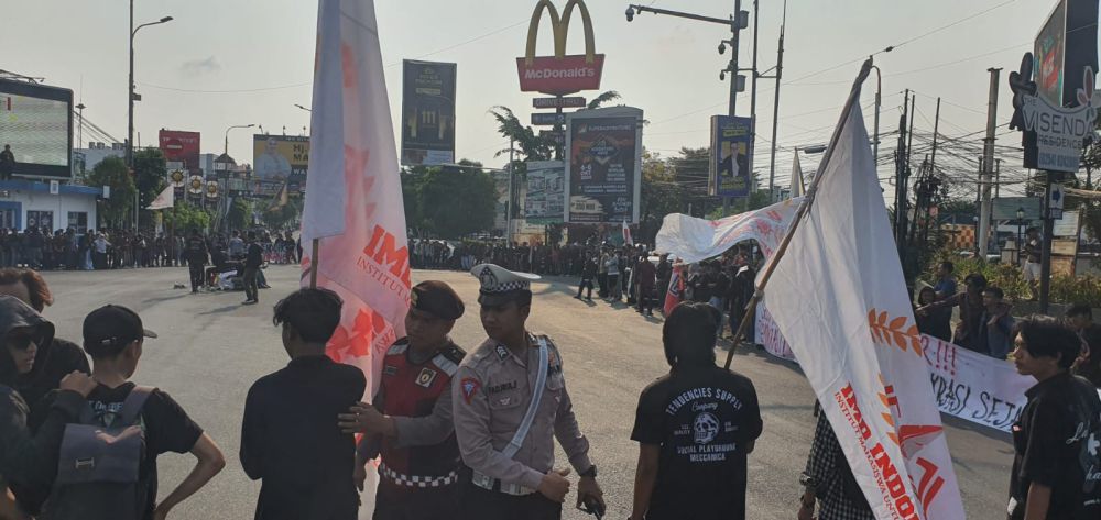 Revisi RUU Pilkada Dibatalkan, Mahasiswa di Serang Tetap Bertahan