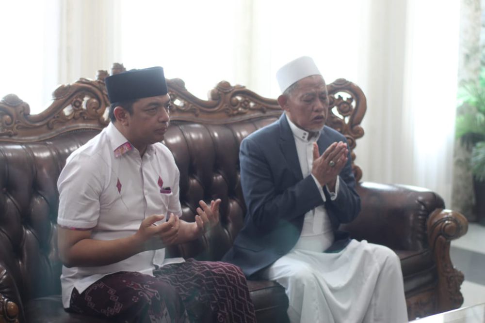 Dampingi Risma, Gus Hans Minta Restu Kiai Sepuh Darul Ulum Jombang