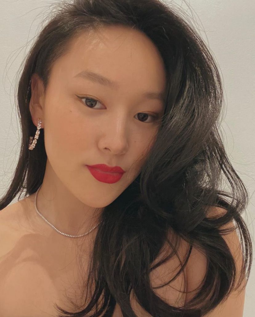 7 Potret Yerin Ha, akan Gabung di Bridgerton Season 4