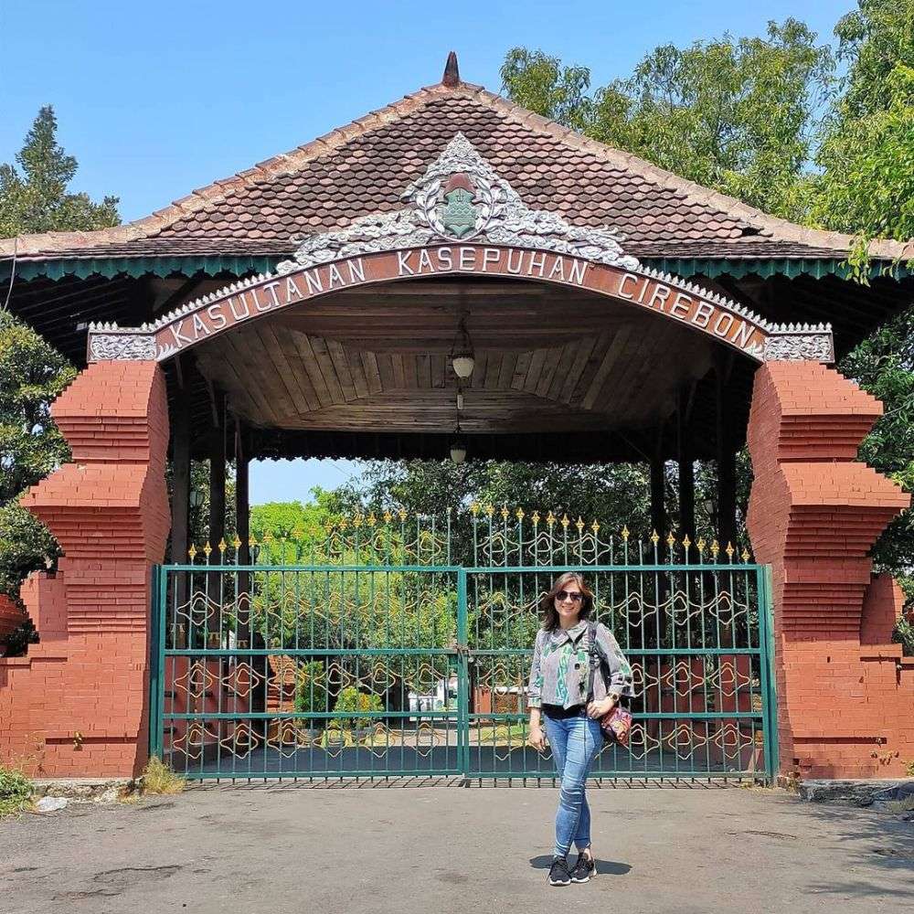 Keraton Kasepuhan Cirebon: Lokasi, Rute, Harga, Dan Tips